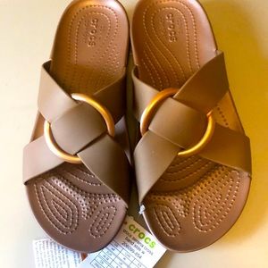 New-Crocs Serena cross band sandal, size 8